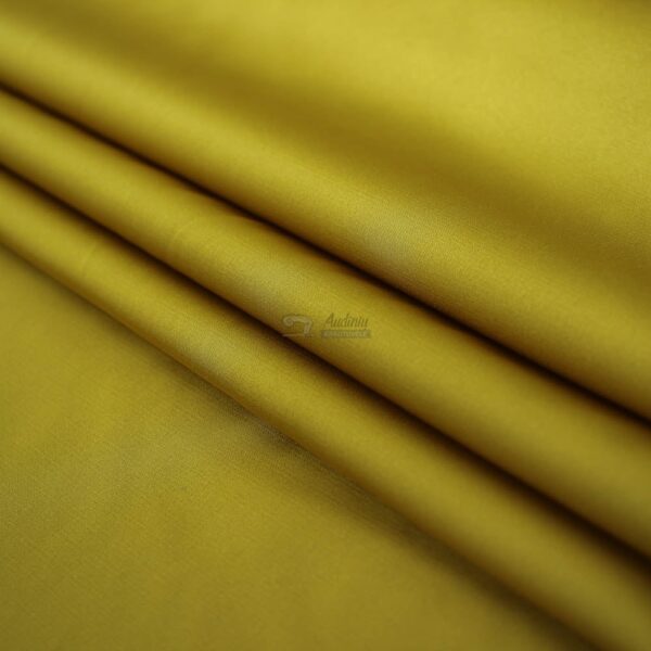 geltonas armani silkas